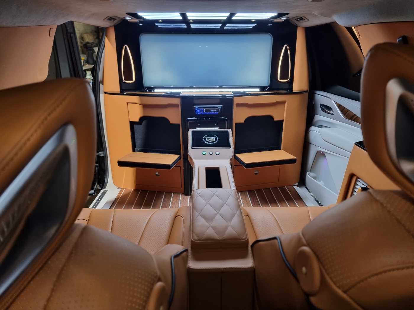 캐딜락 에스컬레이드 컨버전